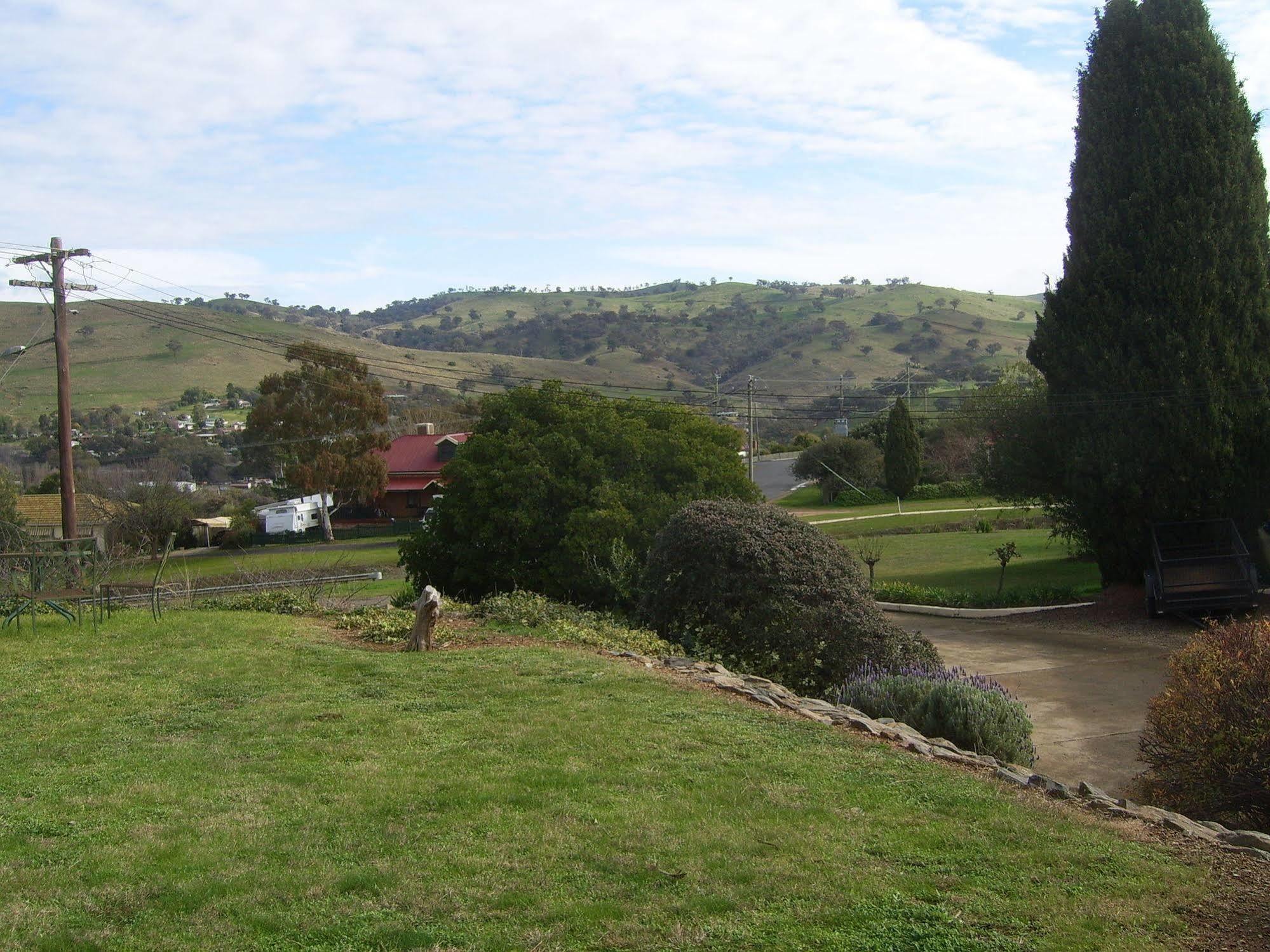 Garden Motor Inn Gundagai Esterno foto